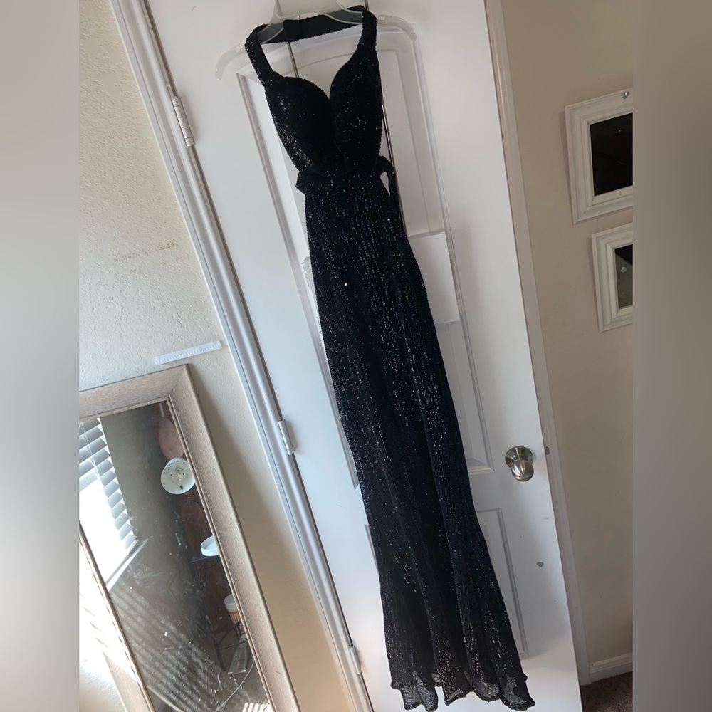 Long ,black, cute sequin mermaid dress. #formal #aethestic #black-seller